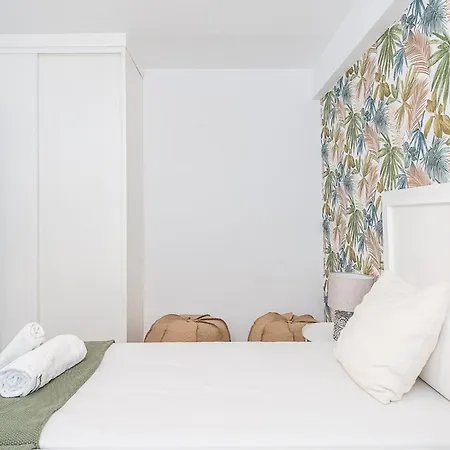 Diel Place Coronas Apartament *